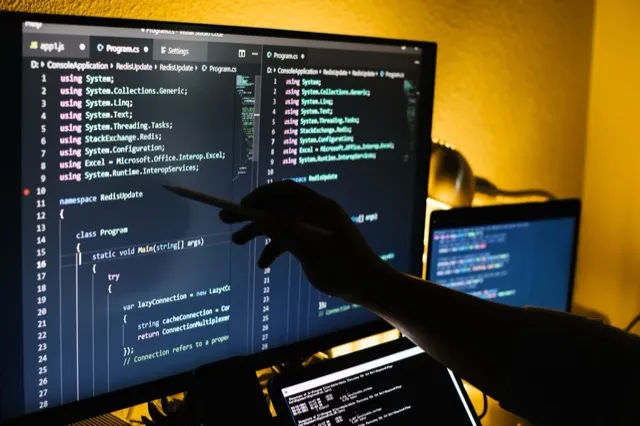 Multiple screens comparison